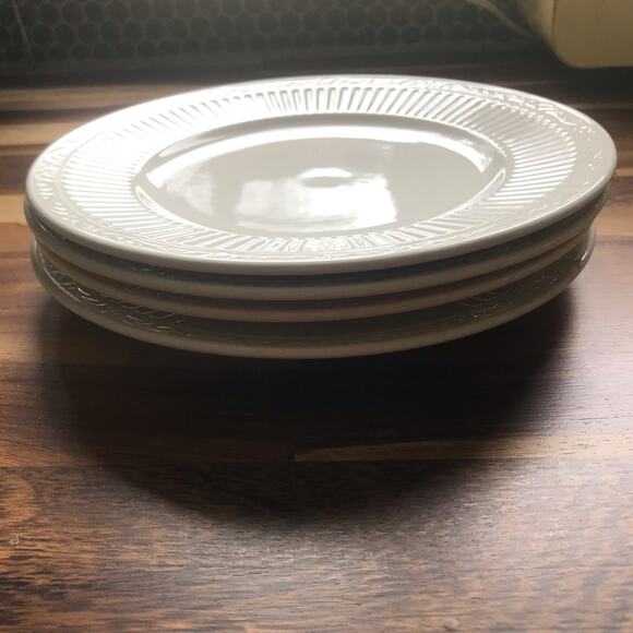 Mikasa Italian Countryside Salad White  Plates Set of 4 Y2K - Picture 1 of 7